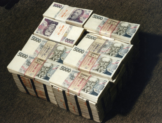 Dolár bude kolabovať tak, že bude posilňovať. Alebo v čom sa konšpirátori mýlia