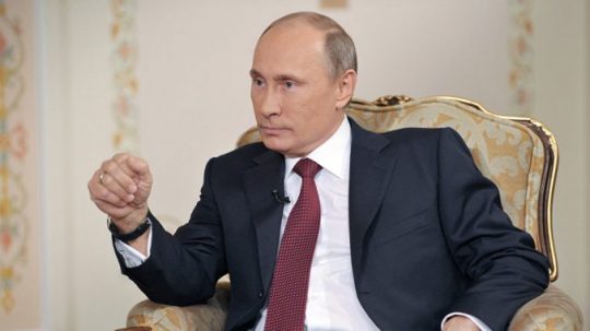 Putin se zastal Čechů a „pražská kavárna“ propadla panice. Její média ihned začala šířit dezinformace