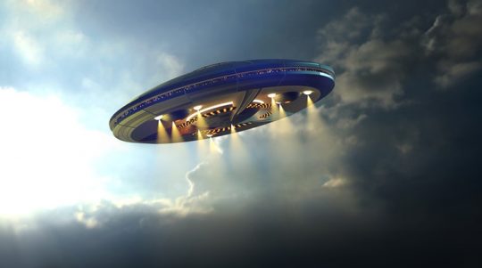 BYLO ZVEŘEJNĚNO NOVÉ VIDEO ZACHYCENÍ UFO AMERICKÝMI STÍHAČKAMI