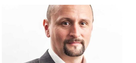 Snímek obrazovky 2018-01-21 v 11.30.22 Mohutně dunící prázdný sud Drahoš, jehož PR tým se bojí, aby se ještě dva týdny nikdo nevrtal v investicích Akademie věd? Známý pražský podnikatel přiznal, že volí Zemana