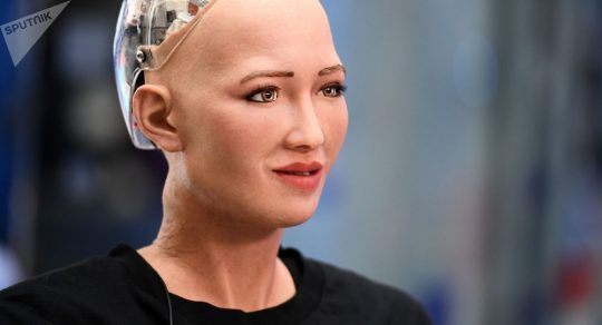 Robot Sofia se po otázce o korupci na Ukrajině porouchal