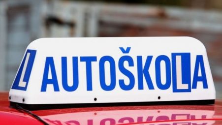 Nejhorší zážitky v autoškole 3 – Řvoucí úča (VIDEO)