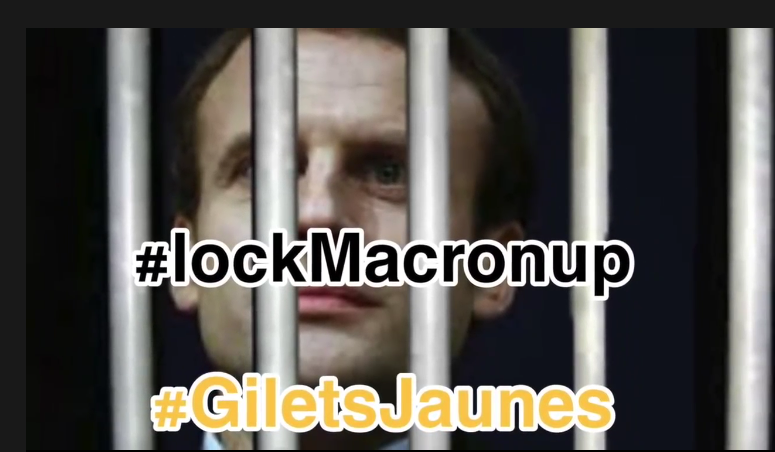 MACRON ZA MŘÍŽEMI