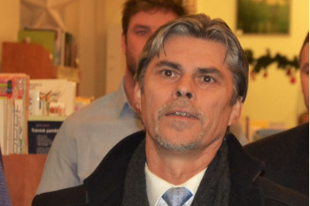 Kdo bude proti, bude profesionálními bojovníky označen za rasistu