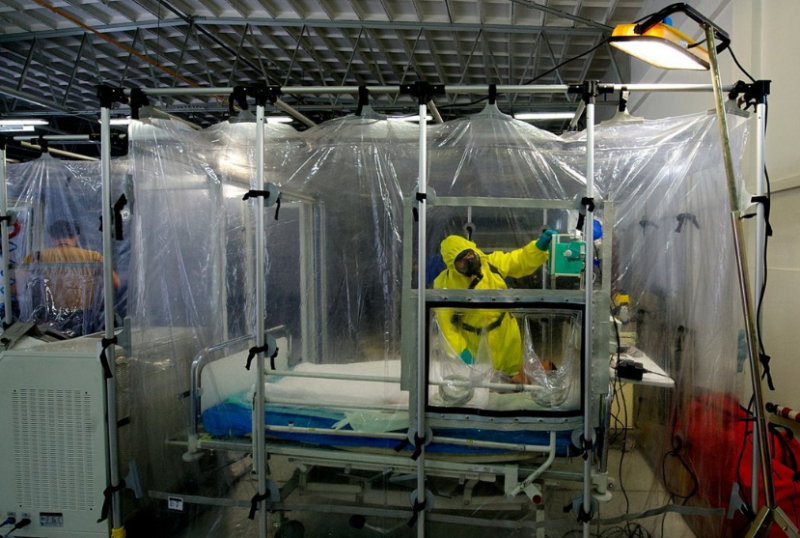 tajná vojenská nemocnice Skrytá vojenská nemocnice čeká na poslední povel. Nemocné tu neprodyšně uzavřou