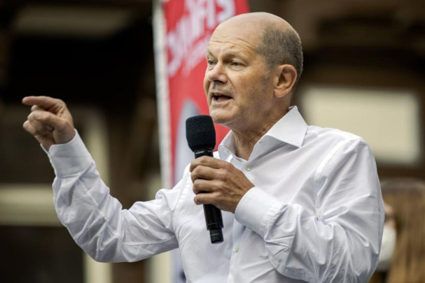 Kandidát SPD na kancléře Olaf Scholz považuje 50 milionů Němců za „pokusné králíky“!