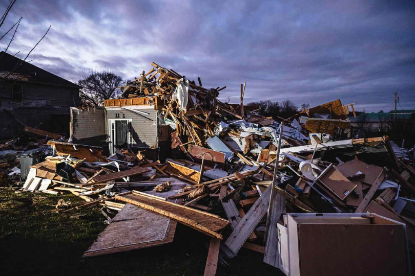 Mariňáci vykopli agenty FEMA z Tennessee po ničivém tornádu