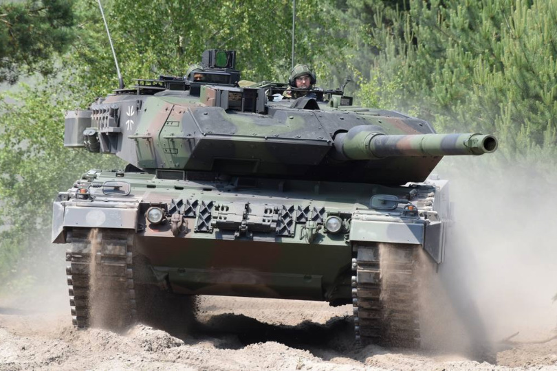 Česko zaplatí za nové tanky Leopard o 20 procent víc než Německo