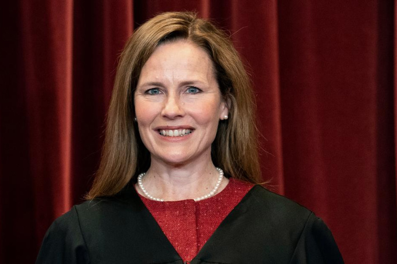 JAG znovu zatýká soudkyni Amy Coney Barrettovou