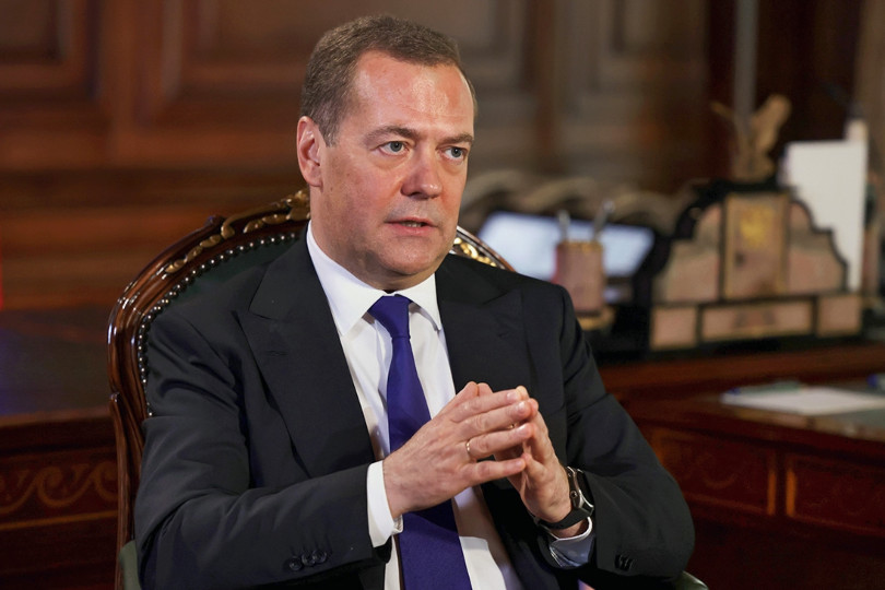 Medveděv: „Štěkající děvky v Bruselu jsou přímou hrozbou pro Rusko“