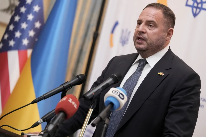 Kreml se vyjadřuje k vyšetřování korupce Zelenského pravé ruky