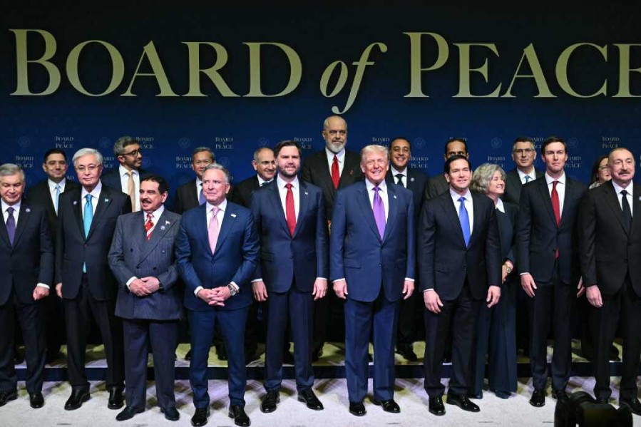 Při prvním zasedání Rady míru oznámil Trump globální závazky pro obnovu Gazy